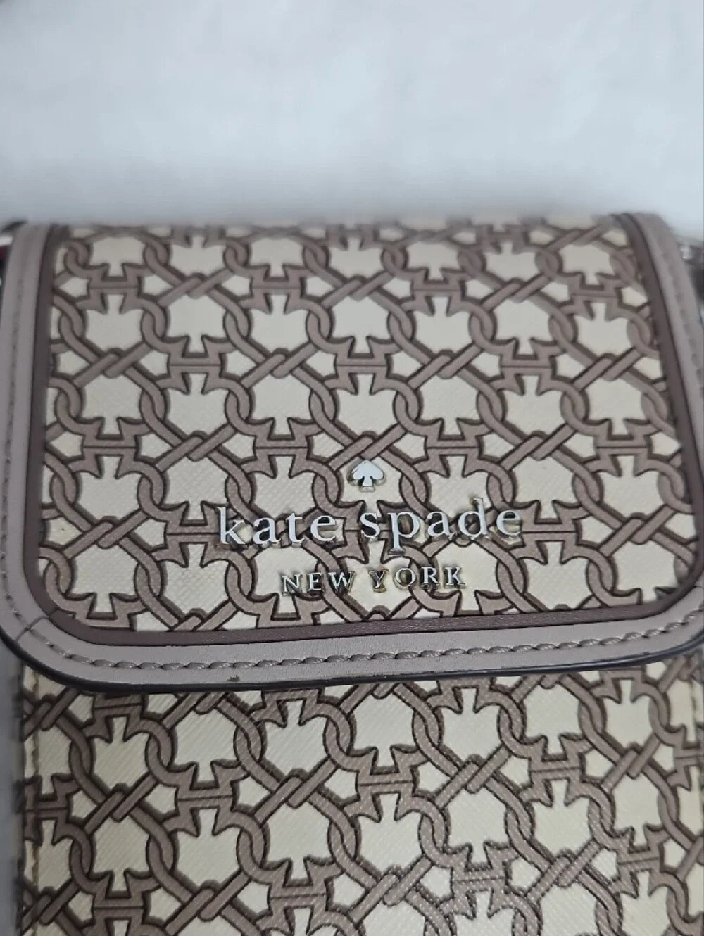 kate spade Ny North /South Spade Link Crossbody Phone Bag Cream /tan
